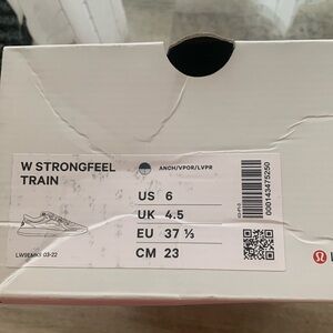 Lululemon Strongfeel sneakers